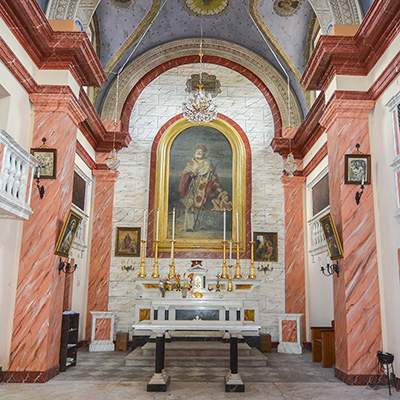 Altare della chiesa di San Nicola